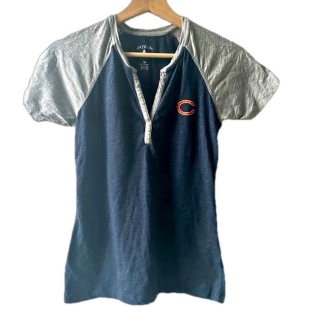 Chicago Bears blue gray short sleeve t-shirt Medium football sporty athletic tee